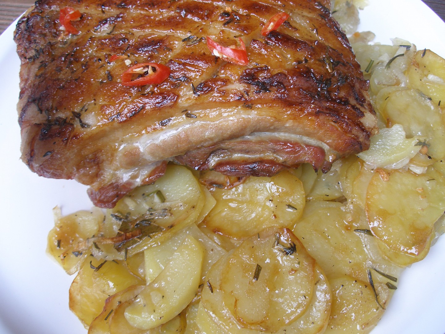 Vídeňský vepřový bok se sázenými vejci s bramborem